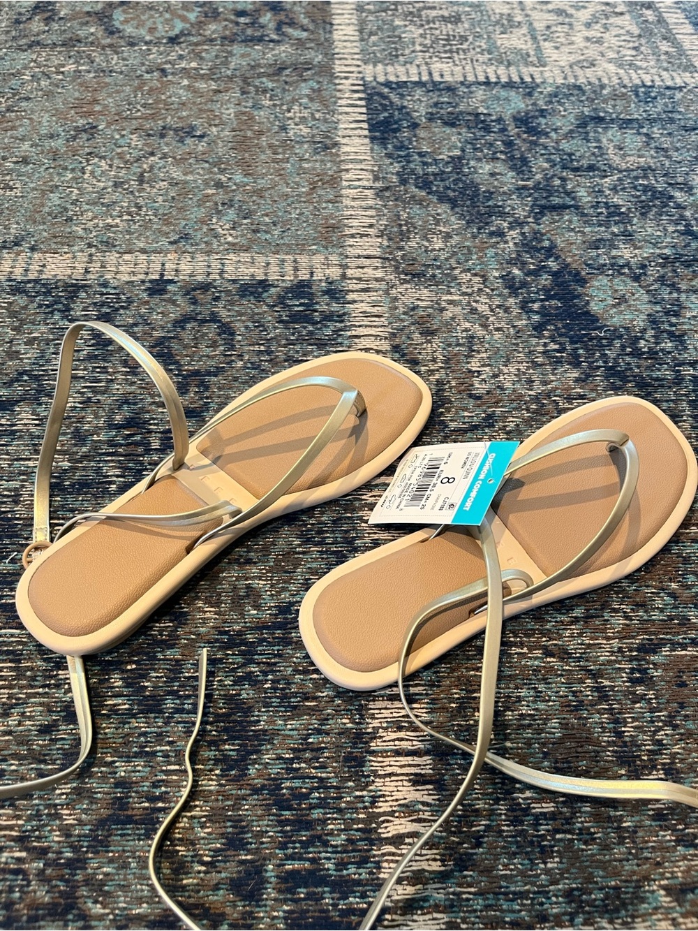 Reef Women's willow Quinn Gold and White Cushioned Thong Sandals - Picture 3 of 5